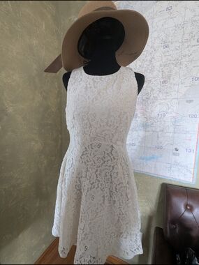 Monteau White Sleeveless Lace Dress